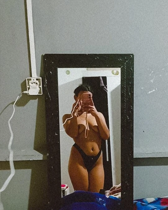 Bella 