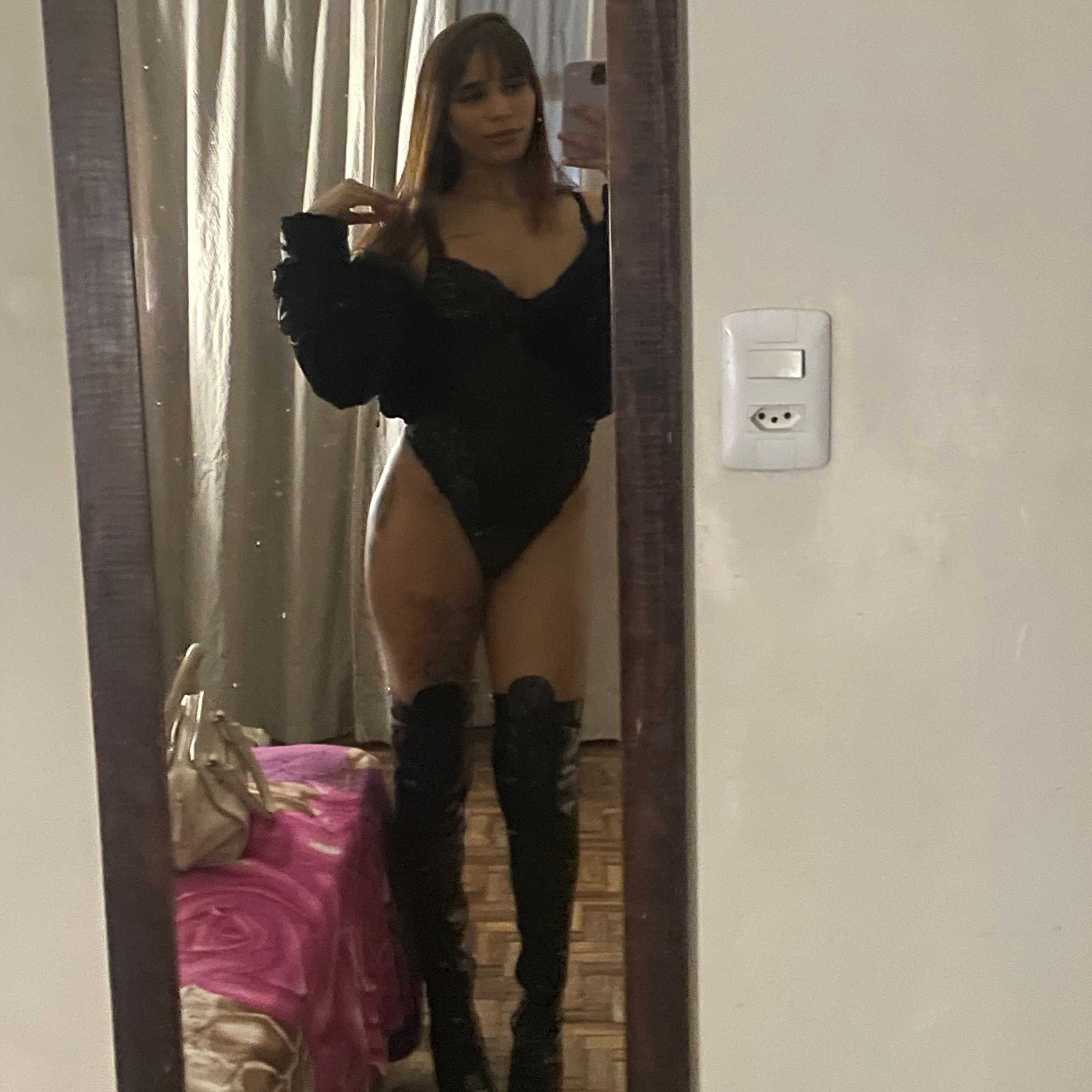 Larissa Angelloti 