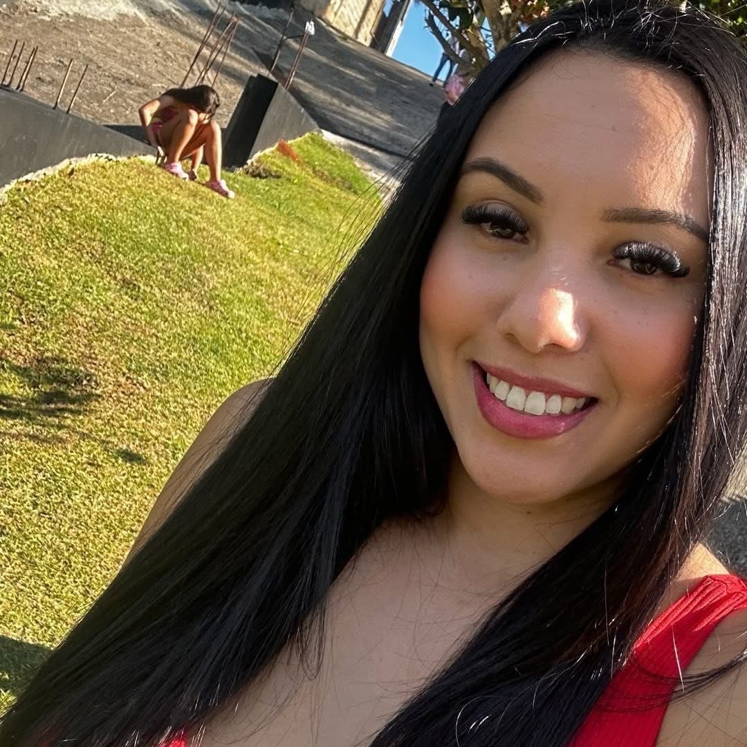 Nicole 