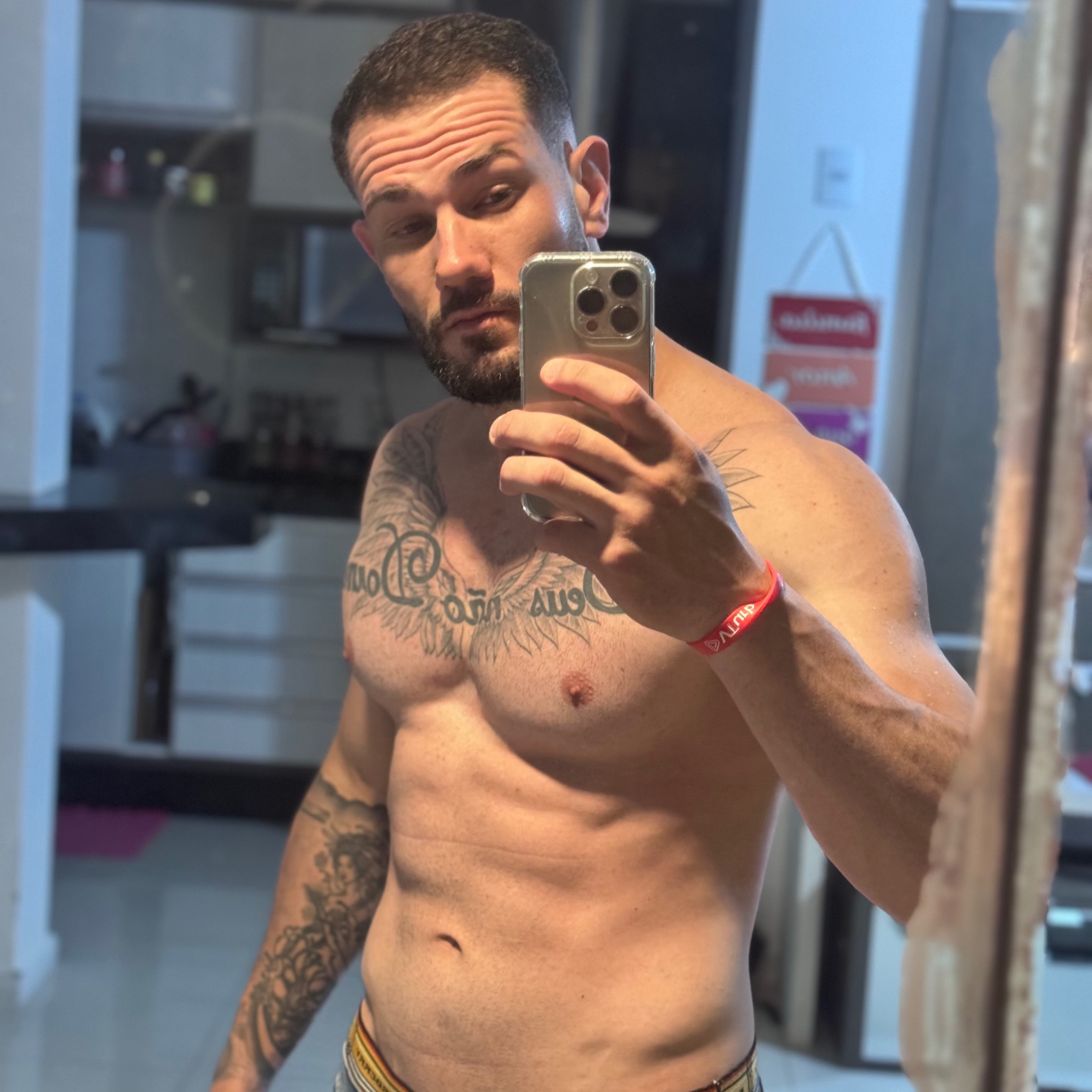Homens em Balneário Camboriú (SC) - Acompanhantes masculinos - Bella Cia