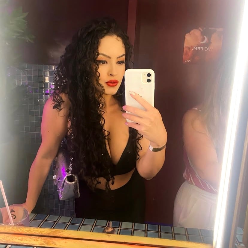 Bella 