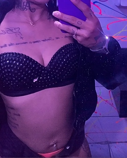 Morena tatuada 🫰🏼😈
